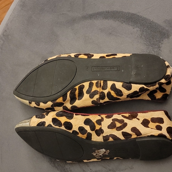 Leopard print flats with gold toe - Picture 3 of 3
